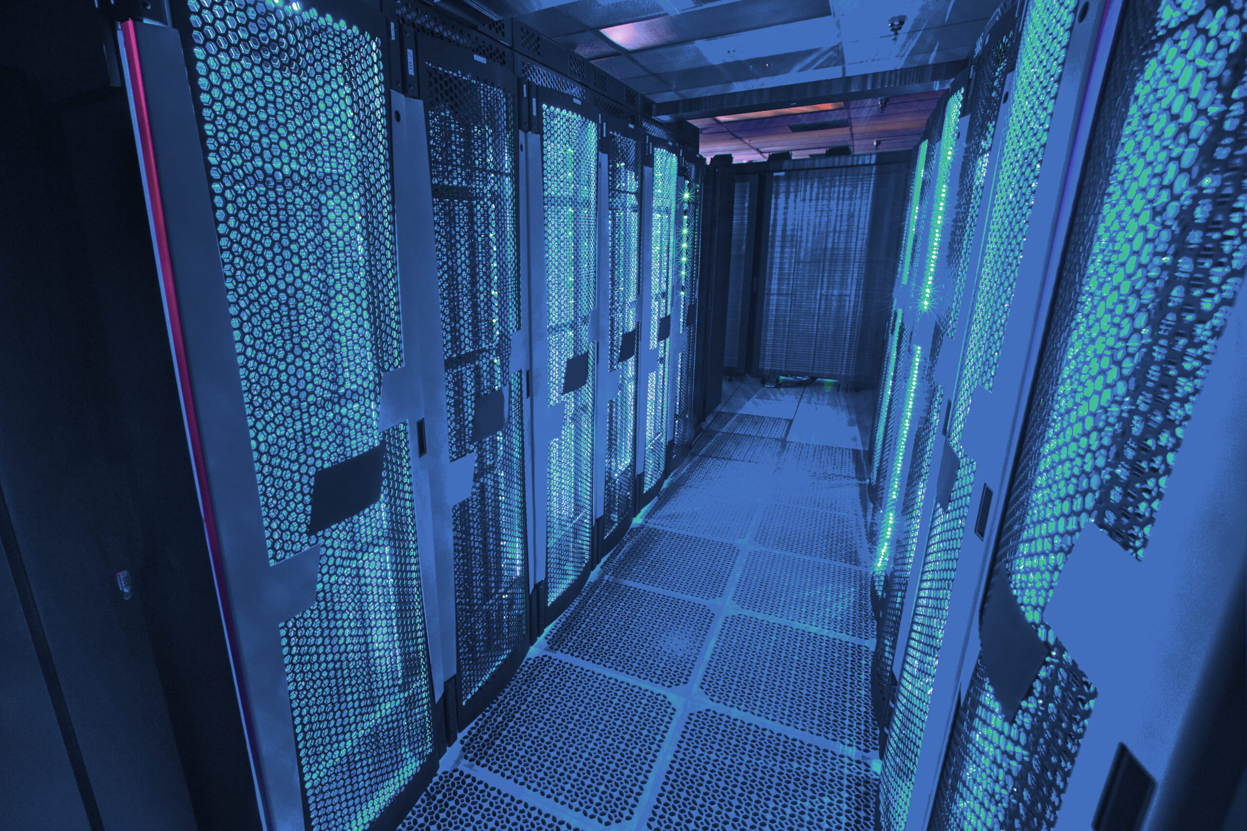 What is Hybrid Hosting and How It Benefits Your Business?